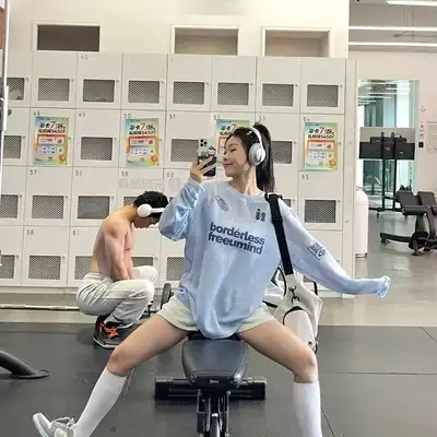 秦嘉华